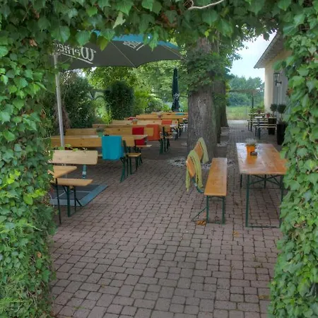 Restaurant Und Zur Nassen Ecke *